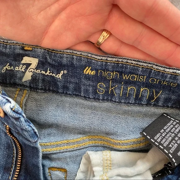 ⭐️ SOLD ⭐️ 7 For All Mankind Medium Blue The High Waist Ankle Skinny Distressed - Picture 5 of 7